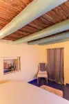 Comfortable Casita centrally located to the myriad of experiences here in Taos!