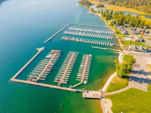 Mountain Bluebird Lakehouse Hotels in Dover