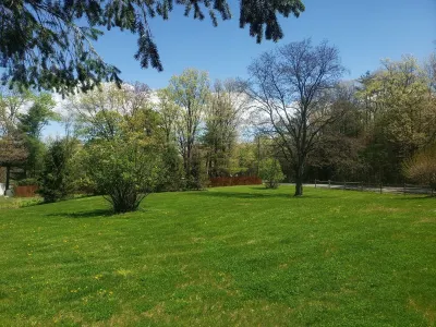 Fully Renovated rural cottage in the perfect spot! Hotel dekat Watkins Glen State Park