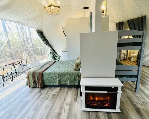 Charlotte Glamping Dome- Fawn and Fern Hideaway Отели в г. Стил Крик