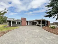 Excellent location, close to Olympic National Park, restaurants & grocery stores