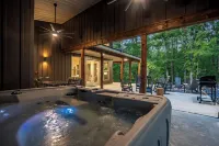 Hot Tub, Fire pit, Games, Crystals, Hiking & More-Lake Ouachita's Luxury Retreat