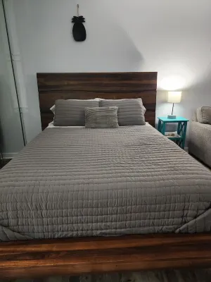 The Pineapple- Cozy condo in the heart of Kona