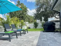 SunCoast Garden Family Retreat-Beautiful Vacation Home with Heated Pool. Hotels in Venice Gardens