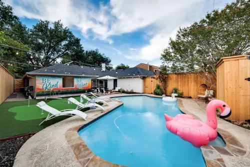 Lux Pool Oasis, Fifa Stay- 25 Mins to at&T, Sleeps 12, Hot Tub, Firepit