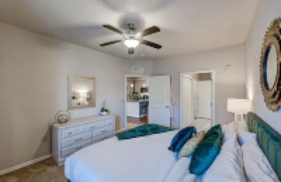 Lush Emerald Nr JAX INT Airport & Shopping