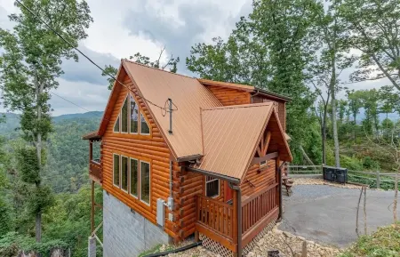 Close to DT Gatlinburg/National park | Views