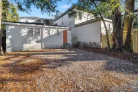 5 Min Drive to Downtown! Modern 3BR in Savannah!