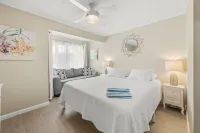 Sunny & Comfy ~ Steps to Siesta Key Beach ~ Pool! - شاطئ