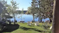 Lakefront Large Lodge in quiet bay~ Pontoon Rental Available