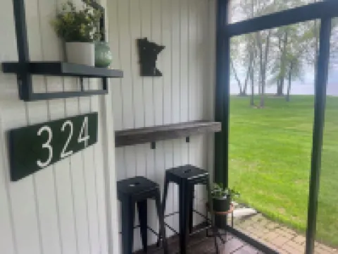 Mille Lacs Beach Villa - Lakefront 2Br Condo