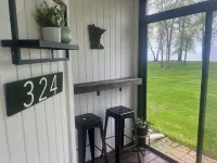 Izaty's Beach Villa - Lakefront 2BR Condo