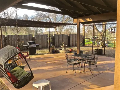 Yosemite Gateway/HorseRanch Cottage/Outdoor SoakingTub & Shower/Scenic Views Hotels near Alfier Park