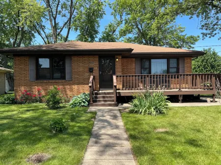 Newly Remodeled Bungalow near Starved Rock Отели в г. Оттава