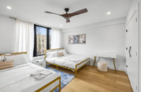 Luxury Downtown Mansion! Garage Parking! Roofdeck!