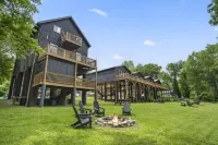 See the Sunrise, Riverfront Cabin #4 on James River, #4 of 5 Cabins