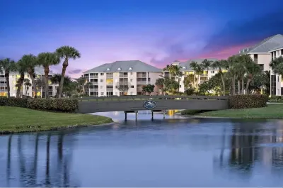 Wellness Beach House 2 Bed / 3 Bath Condo @ Jupiter Bay