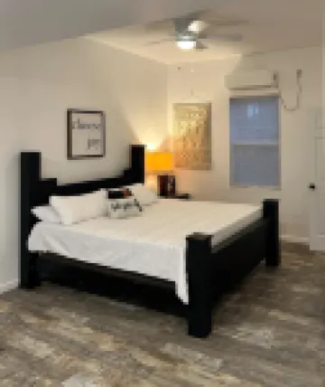 Spacious townhome convenient to everything! Great rates!! ⭐⭐⭐⭐⭐