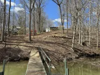 Lake front 2.5 miles from Clemson  with private cove