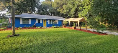 Fish, Scallop,Manatees.Private Quiet Fenced Yard, Pets ok, 5 Minutes to Water! Hotels near Withlacoochee Bay Trail. 10201 N Suncoast Blvd Crystal