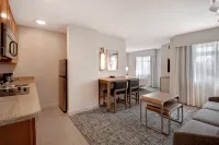 Homewood Suites by Hilton San Francisco Airport-North فنادق في بريسباني