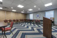 Hampton Inn & Suites Louisville East Hotels in Middletown