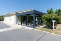 Brit Hotel Avignon Sud le Calendal