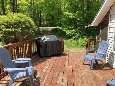 Belgrade Lakes Cottage w/ Long Pond beach access close to Augusta, Colby College