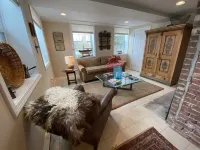 Riverbed, Romantic Waterfront Suite, walk to town<br><br>