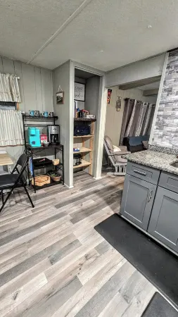 Waterfront Chassahowitzka River 2/2, sleeps 6, pet friendly, 8 kayaks, fishing! Отели рядом с достопримечательностью «Get Up and Go Kayaking - The Chaz»