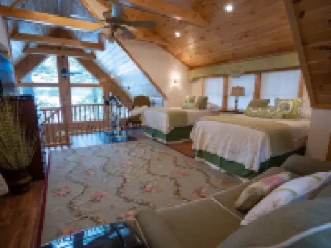 Highly Recommended Lake Side Cabin.  Welcome to Majestic Pines on Schroon Lake. Hotels in Schroon