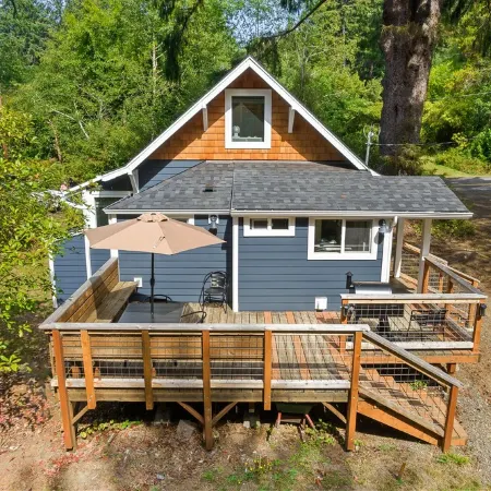 ☀️Historic and Charming Beach Cottage.Beautifully Renovated! Easy walk to beach