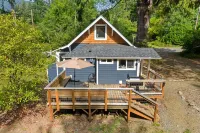 ☀️Historic and Charming Beach Cottage.Beautifully Renovated! Easy walk to beach