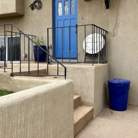Vermillion Vacation: A Comfy Home Away From Home - Pet Friendly