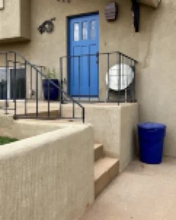 Vermillion Vacation: A Comfy Home Away From Home - Pet Friendly