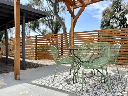 Cute 2-BR house with stunning golf course views from the backyard!