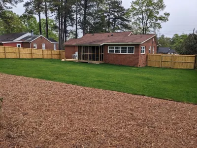Remodeled Bungalow walking distance to Augusta National Hotel dekat Sidney's Department Store & Uniforms Inc