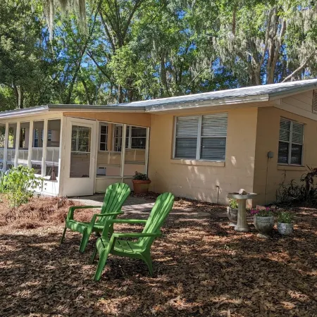 Looking for a quiet place to stay? Consider The Ollie Vee in Crescent City, FL