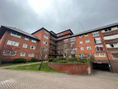 Wimbledon 2Bed2bath  Apartment with Free Parking Hotel in zona Ting n Ting