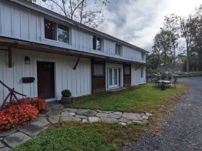 Carriage House Apartment Close to Legoland NY Hotels near Middletown Reservoir Trails Main Parking