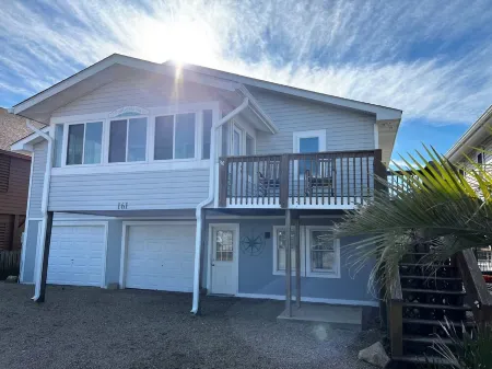 Pearl of the Sea - Waterfront Both Sides of Home .... BRING YOUR BOAT! Отели в г. Локвудс Фоли