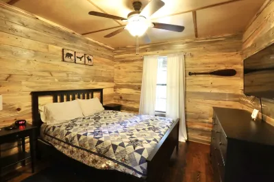 Old Mill Cabin #1 - on the Little MO River, large yard, close to Diamond Mine! Hotels near New Cowhide Cove Campground
