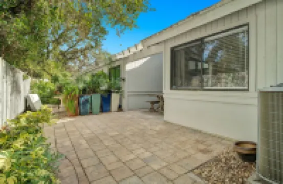 SeaWoods VILLA. WALK to the Beach!