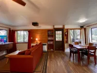 Oak Suite - Sierra Mountain Lodge