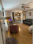Cozy 3 bedroom modern mobile home in charming Moorefield with WiFi