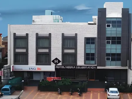 Hotel Heera Celebration Отели в г. Матхура