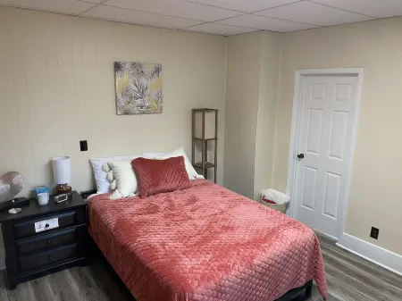 Centrally located and close to I-64, I-57, Hwy. 15, and Hwy. 148