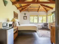 Escape to your private oasis 鄰近彩虹瀑布的酒店