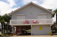 ENJOY FISHING, SWIMMING OR JUST RELAXING AT THIS JAMAICA BEACH CANAL PROPERTY