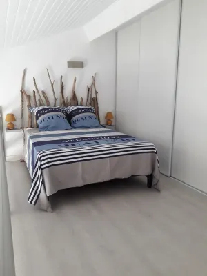 T2 refurbished beach shops on foot in Vaux/Mer (between Royan and St palais)